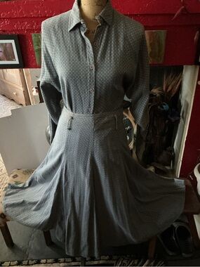 1980’s Willie Wear/Willie Smith 2 piece set. High waisted skirt w/button shirt.